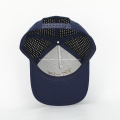 Hommes personnalisés 5 panneau bleu marine Broderie Broderie Logo perforé Trou de découpe laser Chapeau de baseball percé, Casquette de sport imperméable